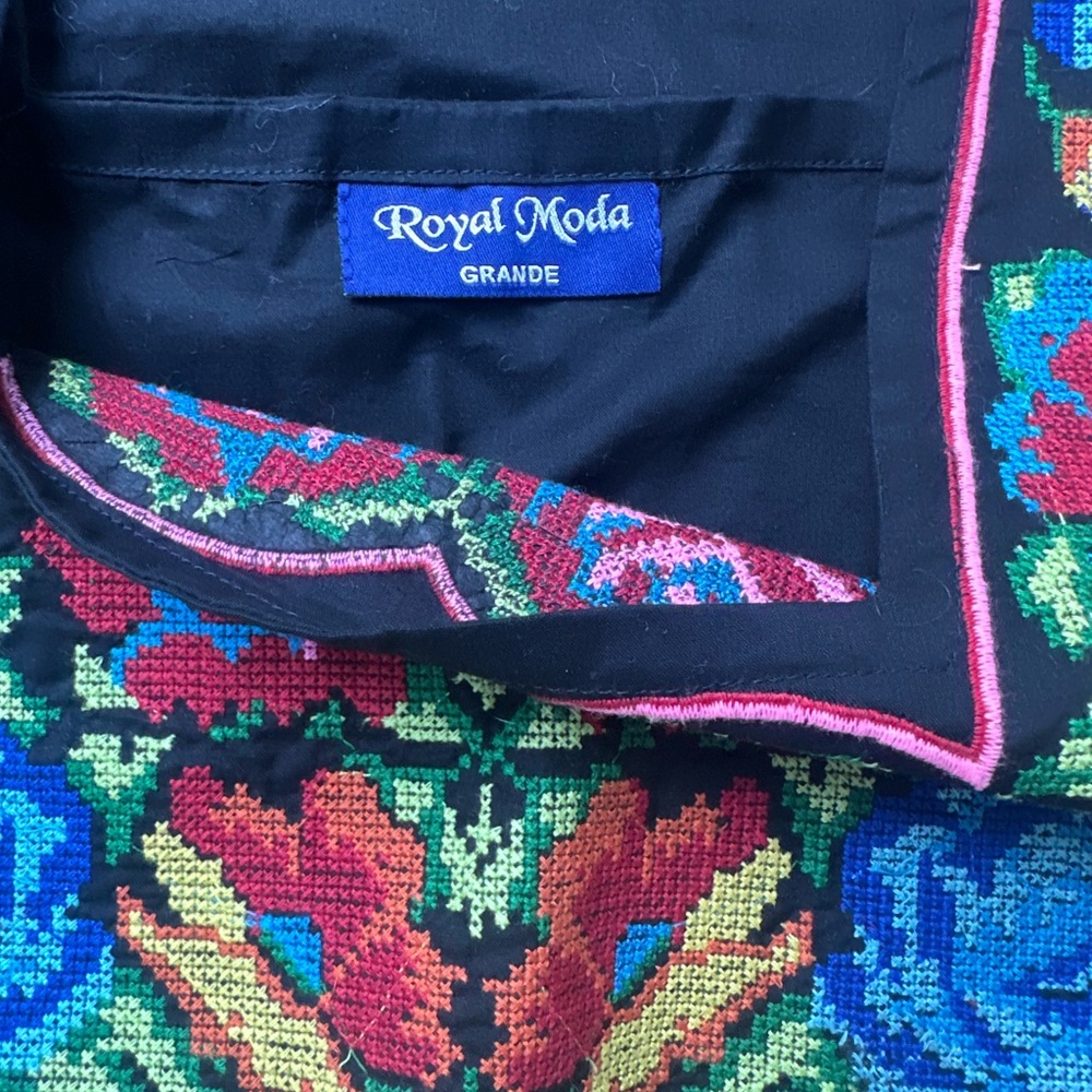 Royal Moda Black Mexican Embroidered Floral Blouse Huipil Style Top Large - Picture 3 of 6